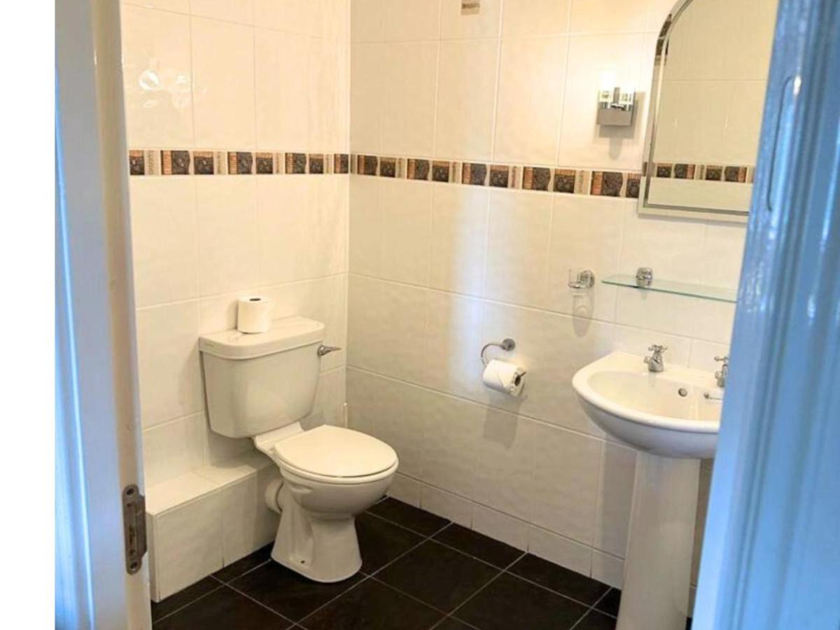 Spacious 2 Bedroom Apartment In Cill Airne Esterno foto