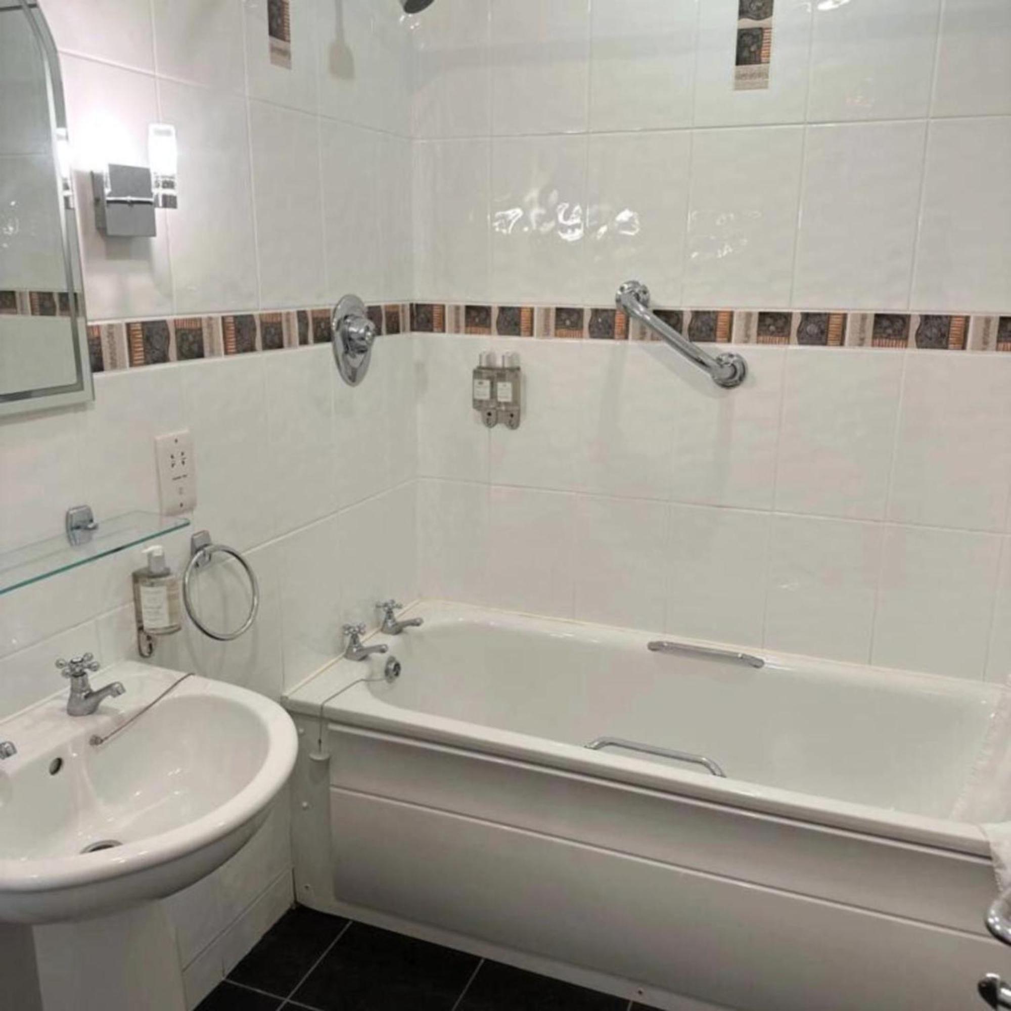 Spacious 2 Bedroom Apartment In Cill Airne Esterno foto